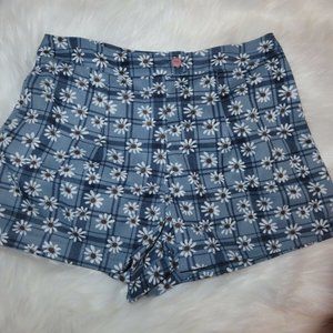 Pre-owned Women Floral Short - Good Condition